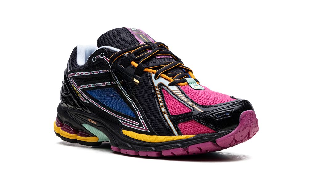1906R "Black/Pink"